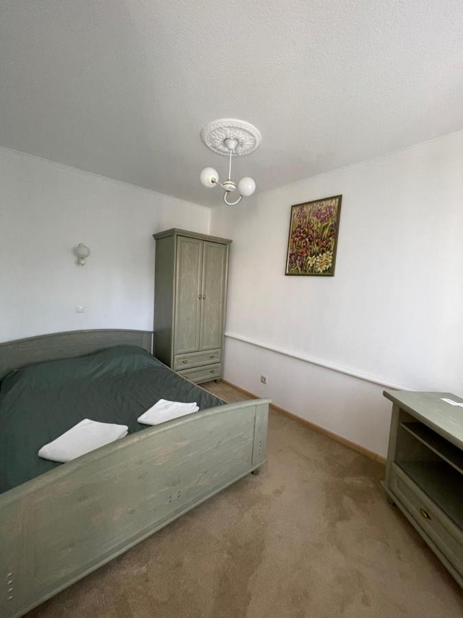 Apartments With Kitchen And Garden Κίεβο Εξωτερικό φωτογραφία