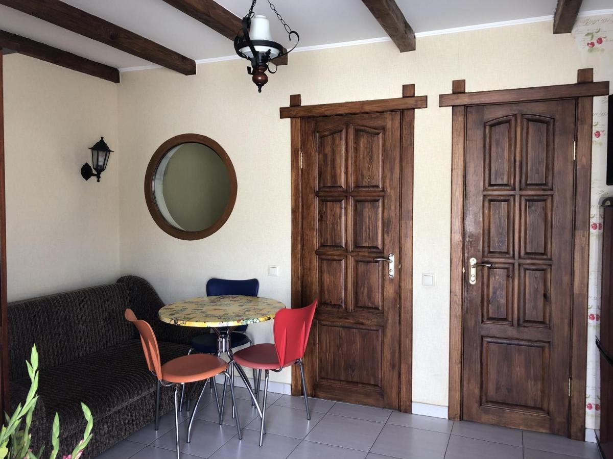 Apartments With Kitchen And Garden Κίεβο Εξωτερικό φωτογραφία